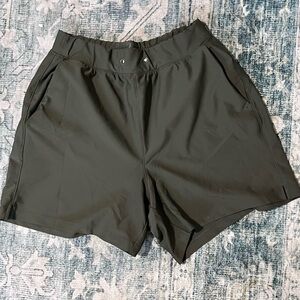 Old Navy Active High-Rise Shorts in Olive Green